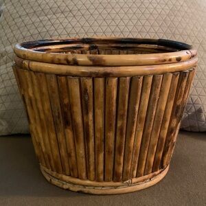 Natural Bamboo Planter Basket
Approximately 6” high & 8” diameter